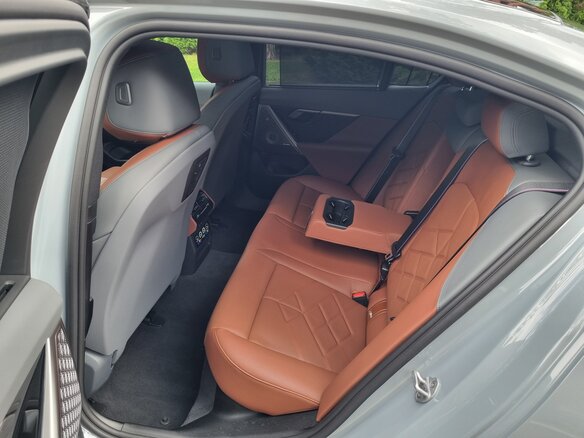 2025 BMW 5 серии 530i xDrive VIII (G60/G61/G68), серый, 8850000 рублей - вид 28