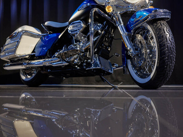 2021 Harley-Davidson Electra Glide Revival, голубой, 2750000 рублей - вид 14