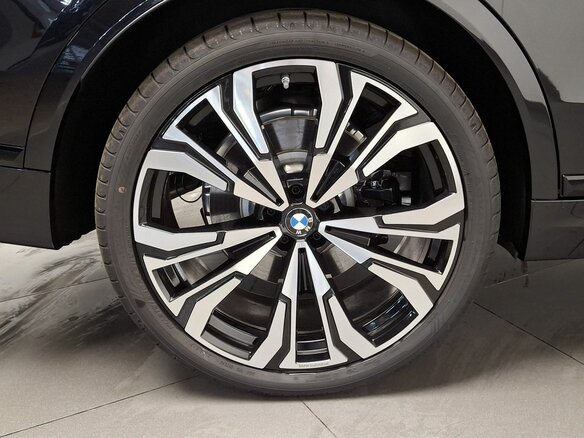 2026 BMW X7 40d I (G07) Рестайлинг, чёрный, 18950000 рублей - вид 9