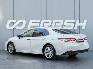 2019 Toyota Camry VIII (XV70), белый, 2690000 рублей, вид 2