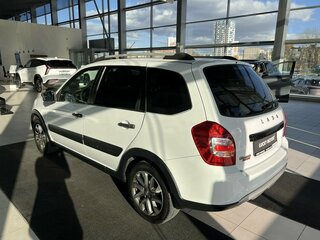 2023 Lada (ВАЗ) Granta Cross I Рестайлинг, белый, 895000 рублей, вид 4
