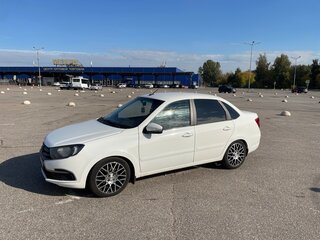 2020 Lada (ВАЗ) Granta I Рестайлинг, белый, 650000 рублей, вид 2