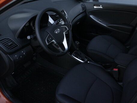 2015 Hyundai Solaris I Рестайлинг, оранжевый, 1245000 рублей, вид 5