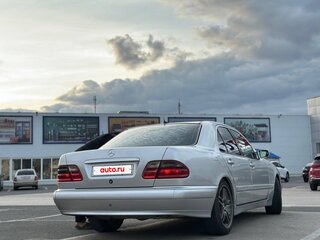 2001 Mercedes-Benz E-Класс 200 II (W210, S210) Рестайлинг, серебристый, 545000 рублей, вид 3