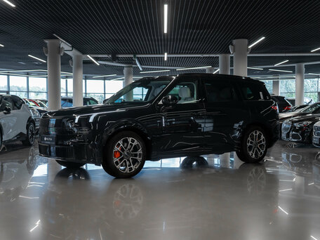 Lynk & Co 900