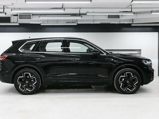 2026 Volkswagen Touareg III Рестайлинг, чёрный, 8200000 рублей, вид 5