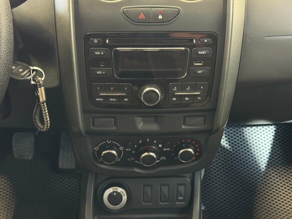 2015 Renault Duster I Рестайлинг, чёрный, 1425000 рублей - вид 11