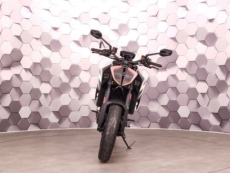 2019 KTM 1290 Super Duke R, белый, 1285000 рублей, вид 5