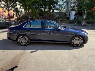 2022 Mercedes-Benz E-Класс 350 V (W213, S213, C238) Рестайлинг, синий, 5800000 рублей, вид 5