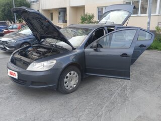 2011 Skoda Octavia II (A5) Рестайлинг, серый, 490000 рублей, вид 4