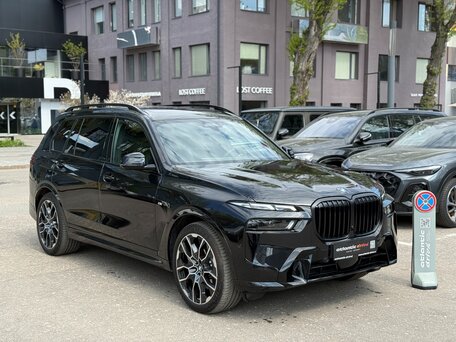 2025 BMW X7 40d I (G07) Рестайлинг, чёрный, 12290000 рублей, вид 3