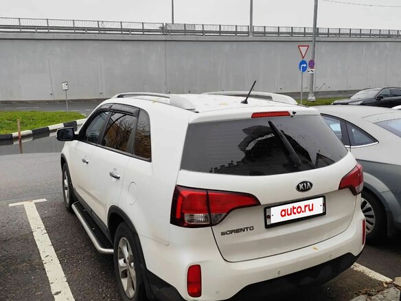 2014 Kia Sorento II Рестайлинг, белый, 1700000 рублей - вид 5