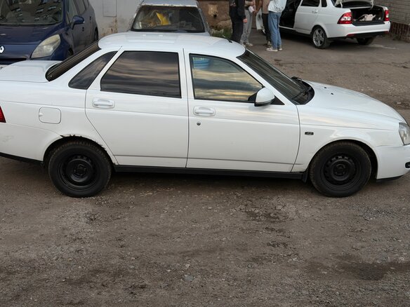 2011 Lada (ВАЗ) Priora I, белый, 350000 рублей - вид 1