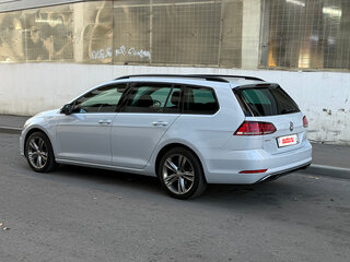 2017 Volkswagen Golf VII Рестайлинг, белый, 1800000 рублей, вид 3