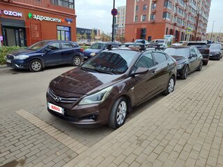 2014 Hyundai Solaris I Рестайлинг, коричневый, 900000 рублей, вид 2