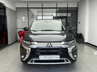 2020 Mitsubishi Outlander III Рестайлинг 3, серый, 2730000 рублей, вид 2
