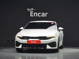 2023 Kia K5 III Рестайлинг, белый, 2680000 рублей, вид 2