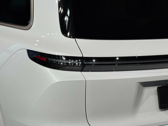 2026 Li Auto (Lixiang) L9 52.3 kWh I Рестайлинг, белый, 11990000 рублей - вид 13