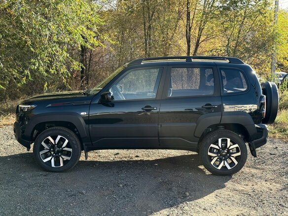 2026 Lada (ВАЗ) Niva Travel I Рестайлинг, зелёный, 1814000 рублей - вид 1