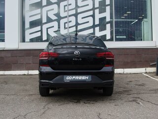 2020 Volkswagen Polo VI, чёрный, 1430000 рублей, вид 4