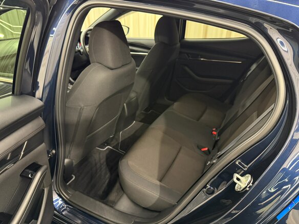 2021 Mazda 3 IV (BP), синий, 1899999 рублей - вид 19