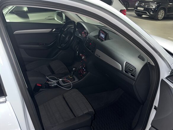 2015 Audi Q3 I (8U) Рестайлинг, белый, 1800000 рублей - вид 5