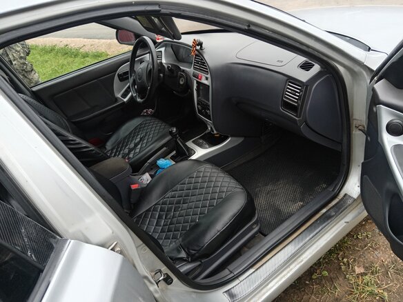2001 Hyundai Elantra III (XD), серебристый, 338000 рублей - вид 7