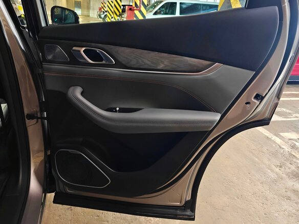 2026 Geely Galaxy M7, серый - вид 16