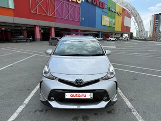 2015 Toyota Prius Alpha I (ZVW40/41) Рестайлинг, серебристый, 1655000 рублей, вид 3