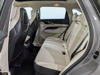 2024 Hongqi HS3, серебристый, 2800000 рублей, вид 4