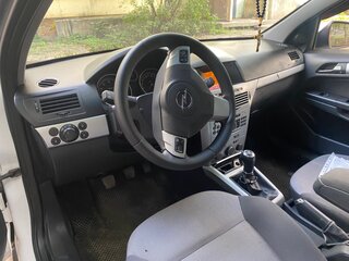 2011 Opel Astra H Рестайлинг, белый, 600000 рублей, вид 5