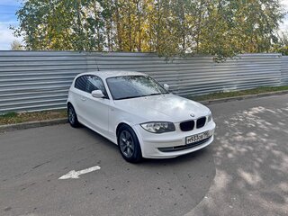 2010 BMW 1 серии 116i I (E81/E82/E87/E88) Рестайлинг, белый, 595000 рублей, вид 3