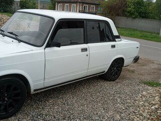 1996 Lada (ВАЗ) 2105, белый, 135000 рублей, вид 3
