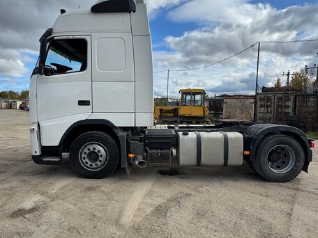 2011 Volvo FH, белый, 3000000 рублей, вид 5