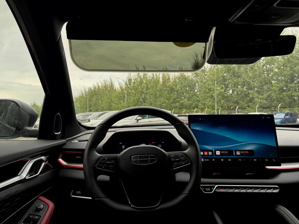 2026 Geely Coolray I Рестайлинг 2, серый, 2916000 рублей - вид 12