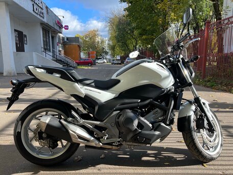 2017 Honda NC 750S, белый, 745000 рублей, вид 5