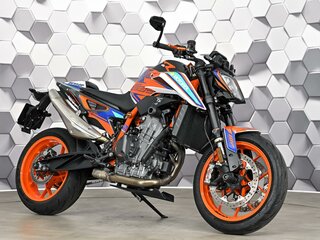 2021 KTM 890 Duke R, белый, 775000 рублей, вид 1