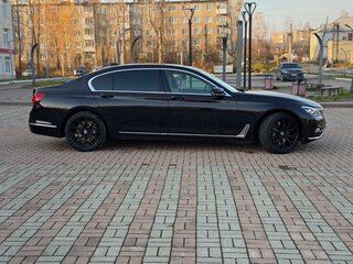 2016 BMW 7 серии Long 750Li xDrive VI (G11/G12), чёрный, 3050000 рублей, вид 4