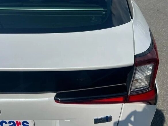 2022 Toyota Prius IV Рестайлинг (XW50), белый - вид 19