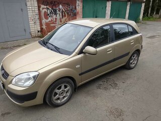 2009 Kia Rio II, бежевый, 370000 рублей, вид 1
