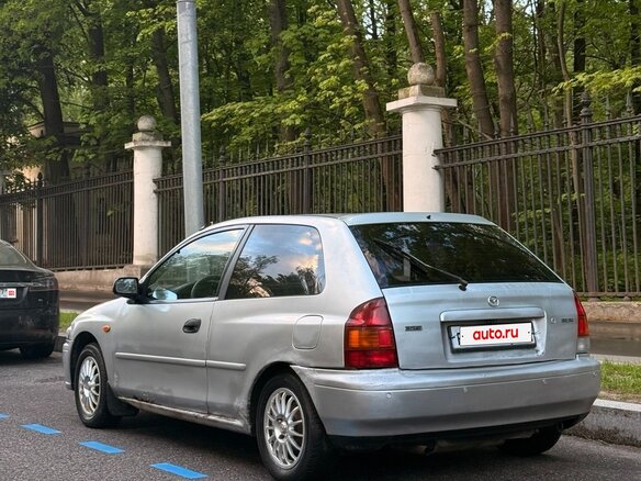1998 Mazda 323 VI (BJ), белый, 179000 рублей