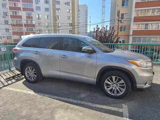 2015 Toyota Highlander III (XU50), серебристый, 2750000 рублей, вид 3