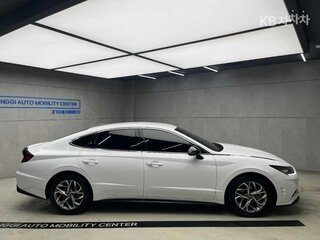 2022 Hyundai Sonata VIII (DN8), белый, 2390000 рублей, вид 2