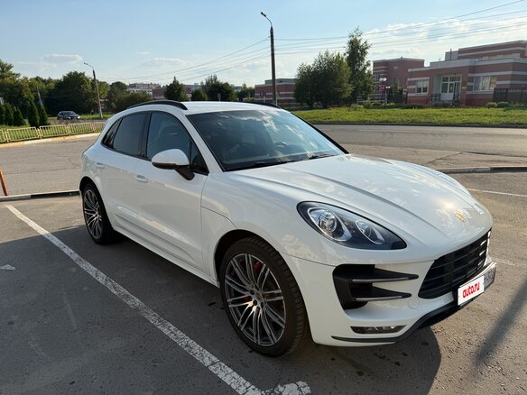 2015 Porsche Macan Turbo I, белый, 3500000 рублей