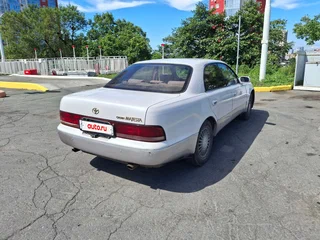 1992 Toyota Crown Majesta I (S140), белый, 280000 рублей, вид 1