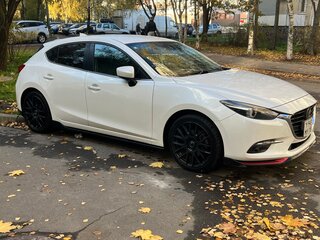 2016 Mazda Axela III Рестайлинг, белый, 1200000 рублей, вид 1