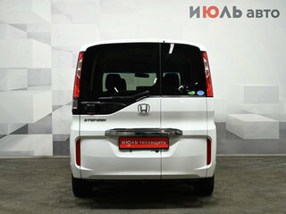 2017 Honda Stepwgn V, белый, 1850000 рублей, вид 5