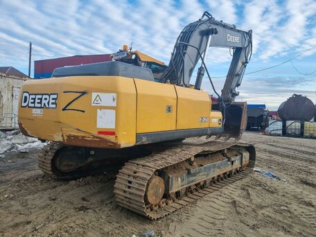 2018 John Deere E260LC, жёлтый, 6774400 рублей, вид 3