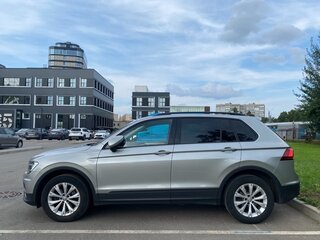 2020 Volkswagen Tiguan II, серый, 2490000 рублей, вид 4