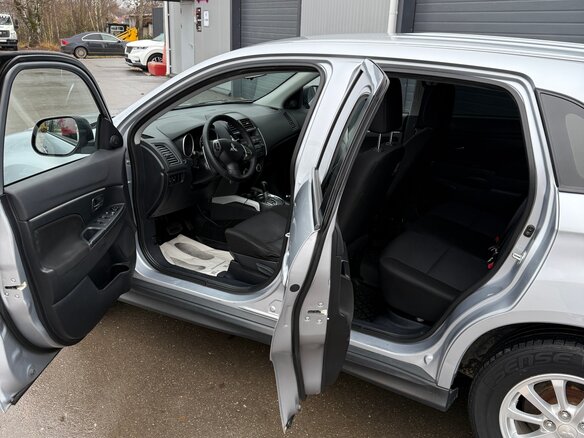 2011 Mitsubishi ASX I, серебристый, 890000 рублей - вид 12